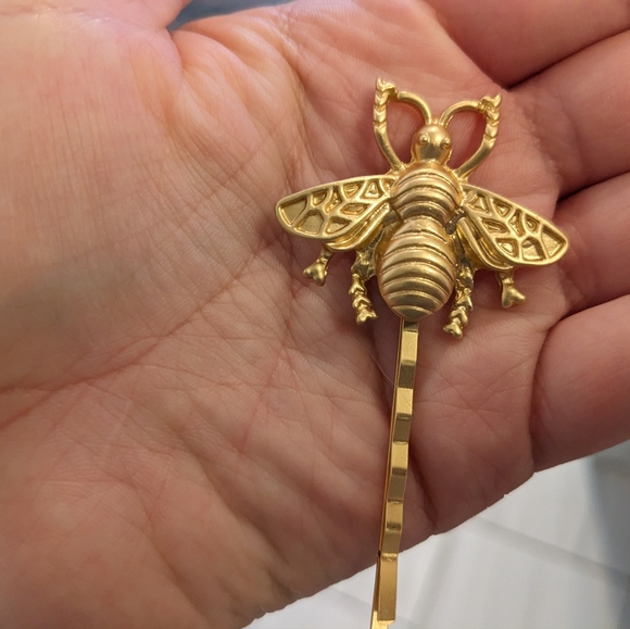 NWOT Gold honey bee clips set of two - Picture 2 of 2